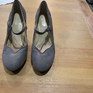 Grey naturalizer heel